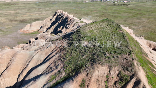 4k Still Frame - Badlands, South Dakota grassy plateau on top of Butte