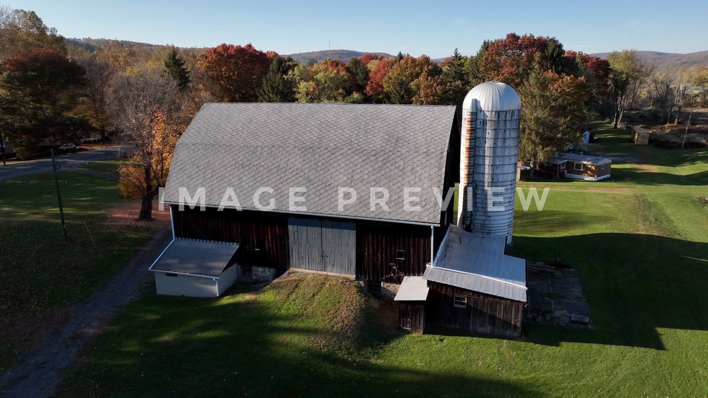 stock photo red barn in mansfield PA