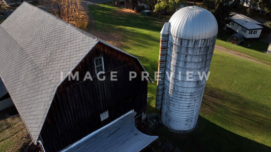 stock photo red barn in Mansfield PA