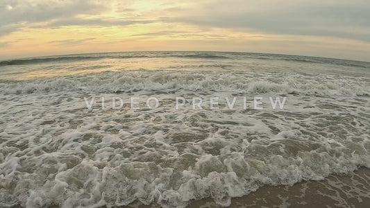 Stock Video waves breaking on beach