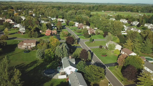 Video - Lincoln, Alabama - Living in American neighborhood in small town with green countryside