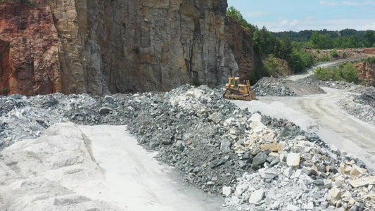 Video - Toccoa, GA Low flight over rock quarry then rising up above cliff side