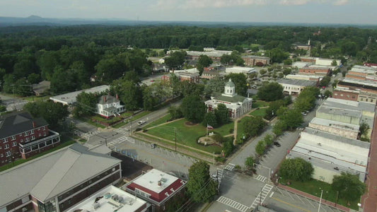 Video - Toccoa, Georgia - Life in small town USA with view of Courthouse